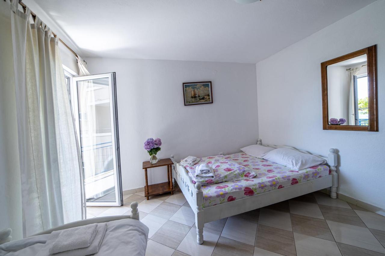 Apartments Vila Nikolic ラファイロヴィチ エクステリア 写真