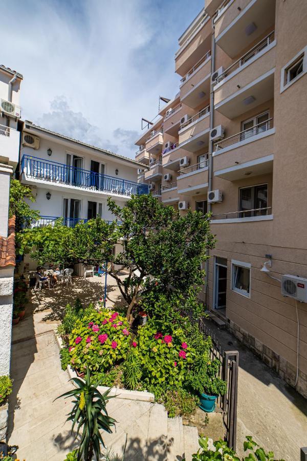 Apartments Vila Nikolic ラファイロヴィチ エクステリア 写真
