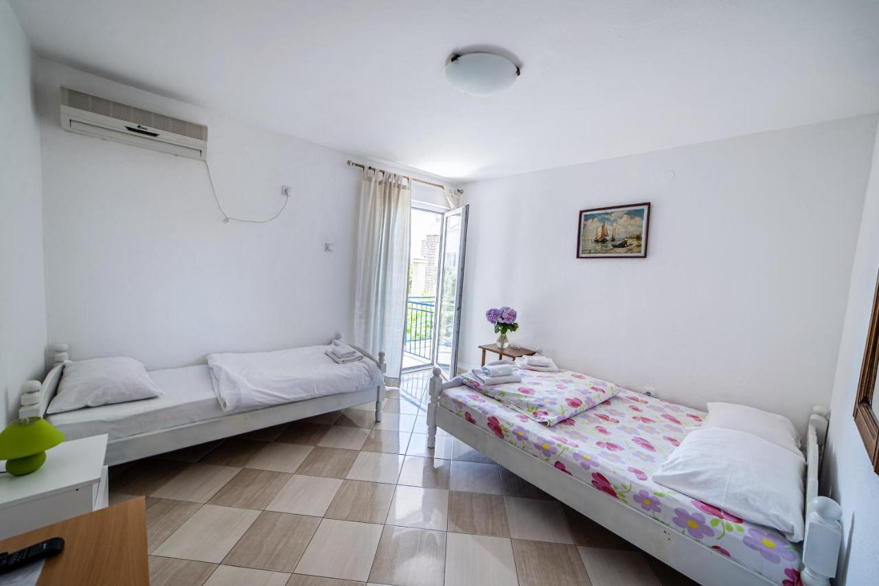 Apartments Vila Nikolic ラファイロヴィチ エクステリア 写真