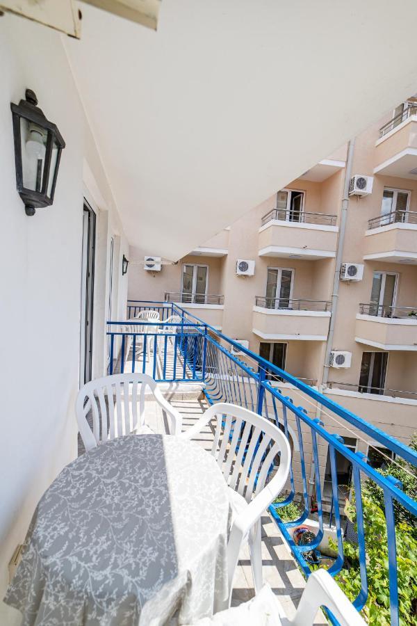 Apartments Vila Nikolic ラファイロヴィチ エクステリア 写真